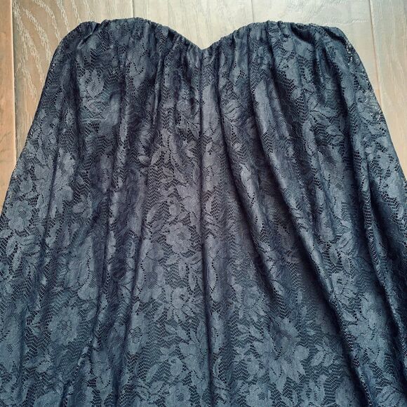 ASOS Women's Black Flowy Lace Strapless Dress | Size: 8 - Picture 3 of 7